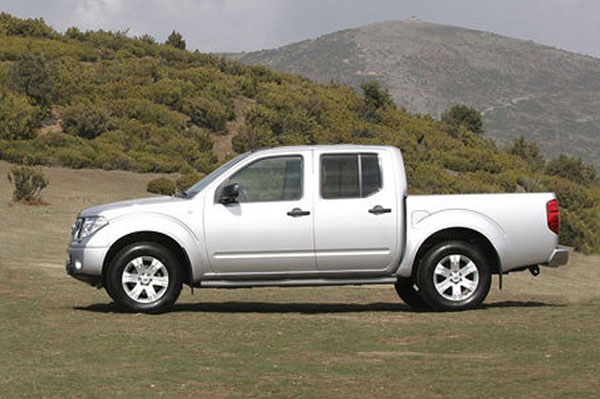Cruz belki na passacie pathfinder navara